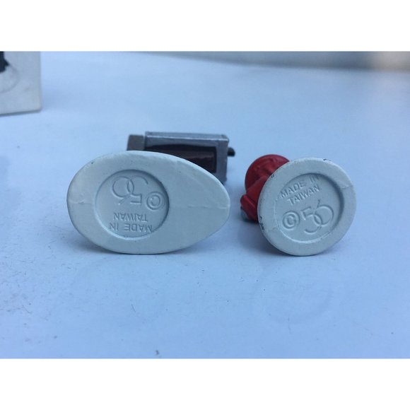 Dept 56 Fire Hydrant & Mailbox Original Snow Village Accessory From 1988 - Picture 6 of 7